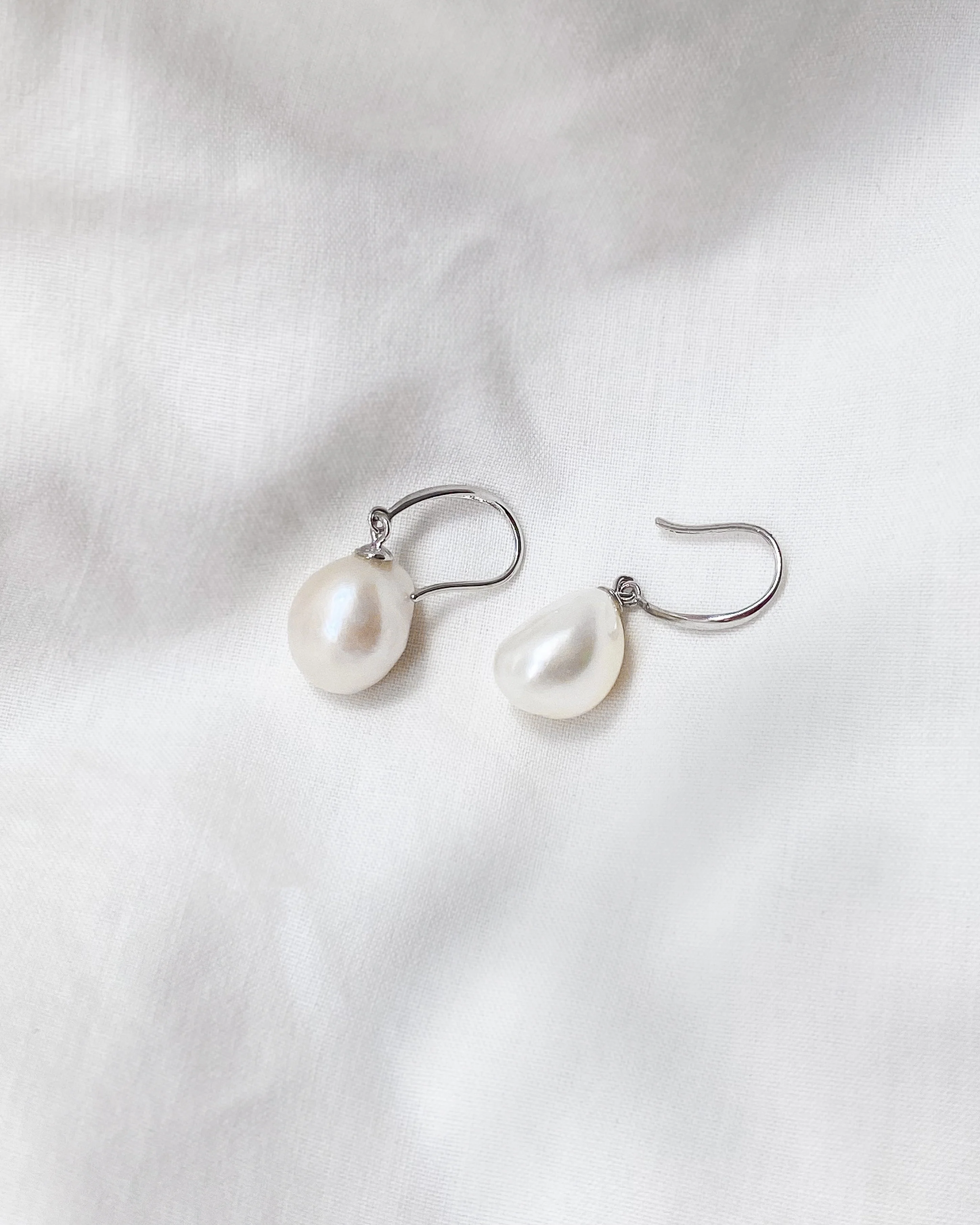 Audrey I Pearl Earrings - Image 8