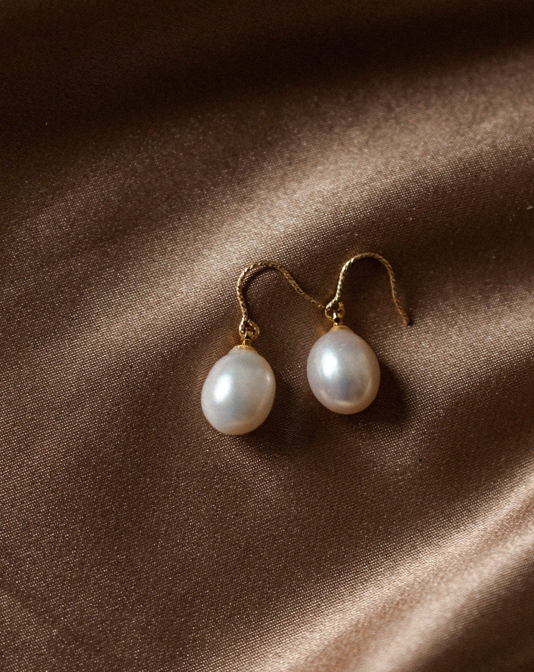 Audrey Pearl Earrings II - Image 9