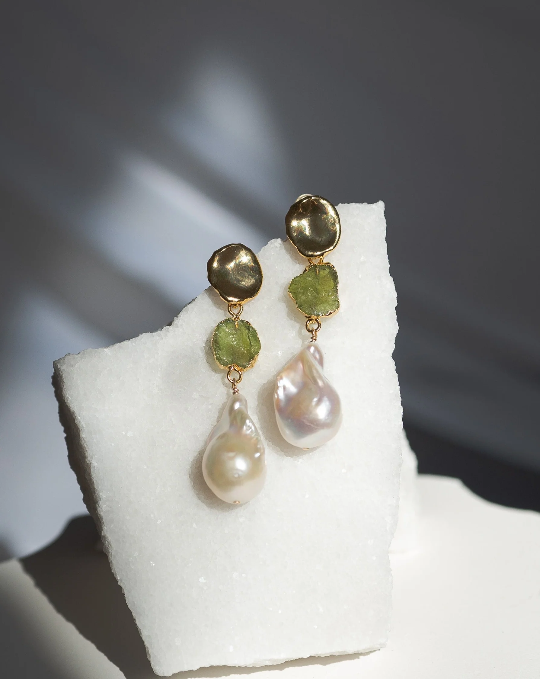 August Birthstone | Peridot Birthstones x Pearls Earrings - Image 3