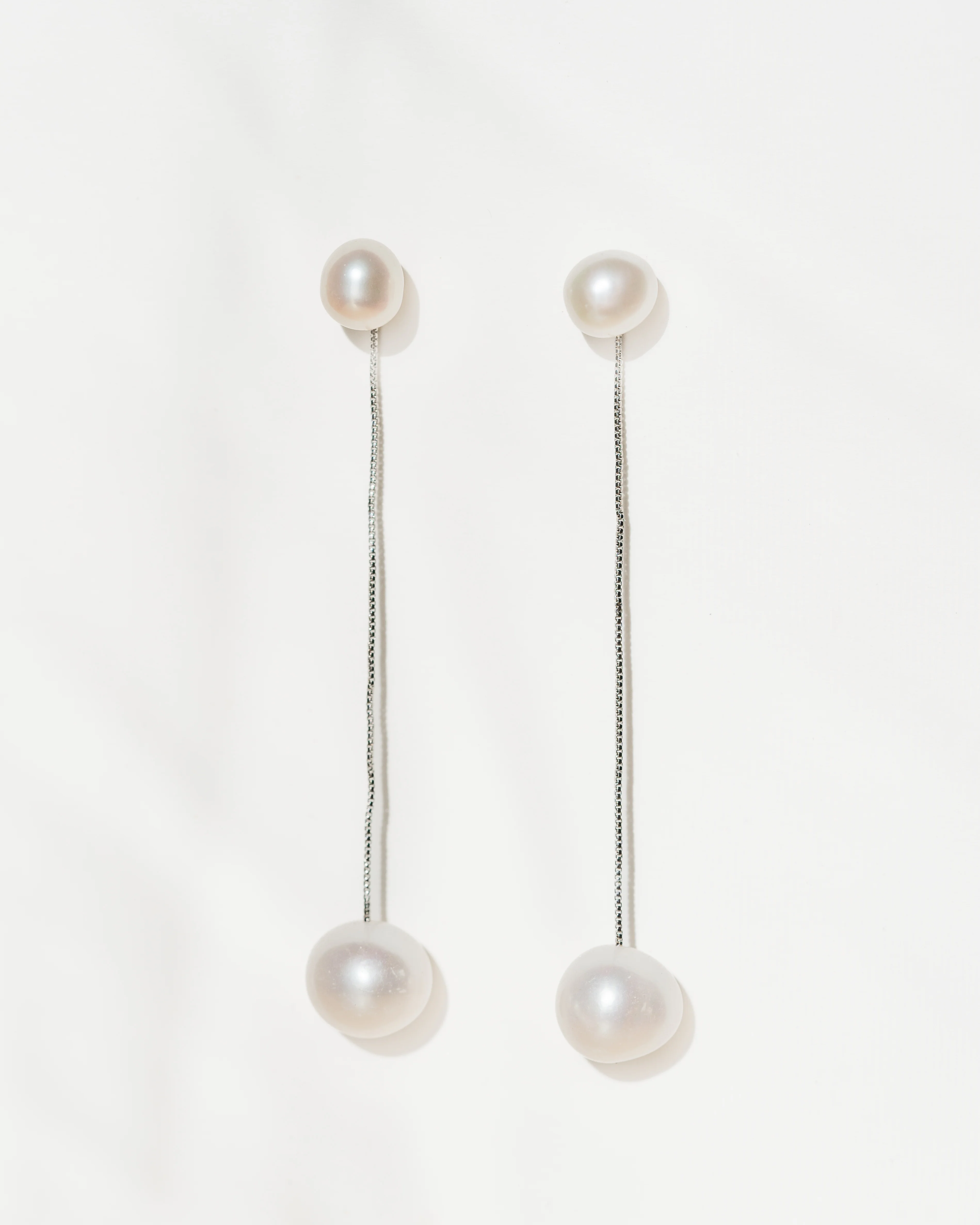 Chloe Pearl Earrings - Image 3