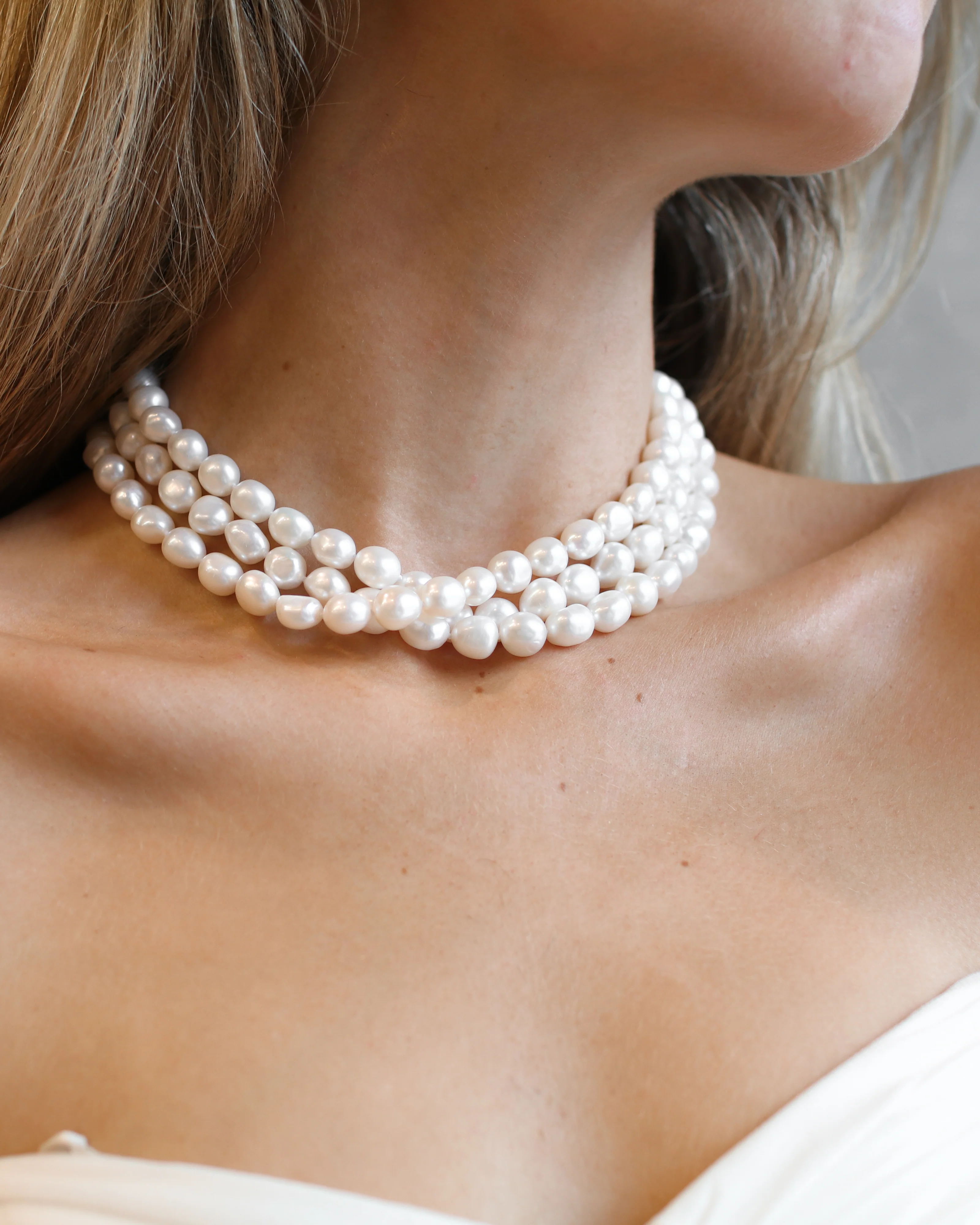 Elisse 3 Row Pearl Choker - Image 5