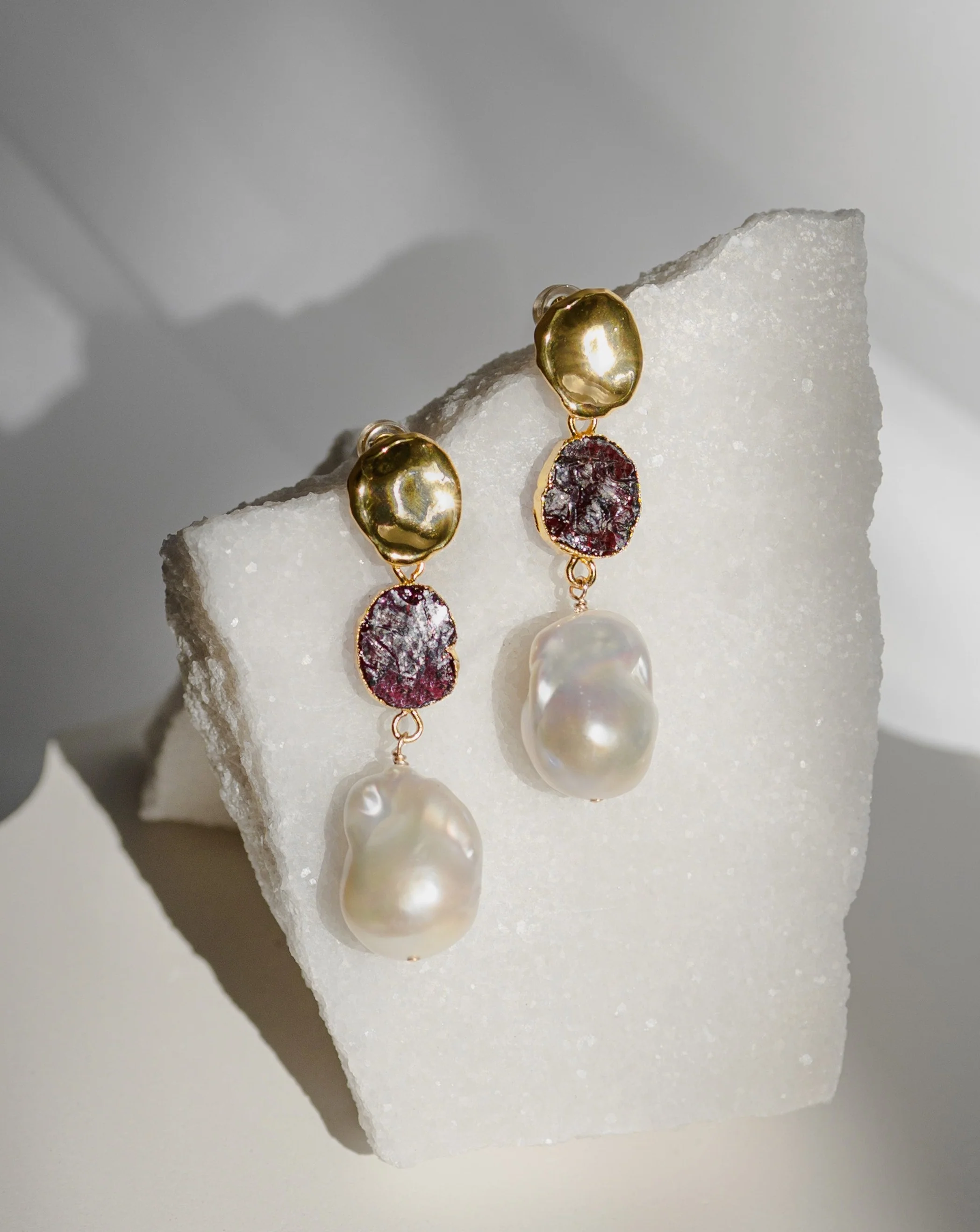 January Birthstone | Garnet Birthstones x Pearls Earrings - Image 3