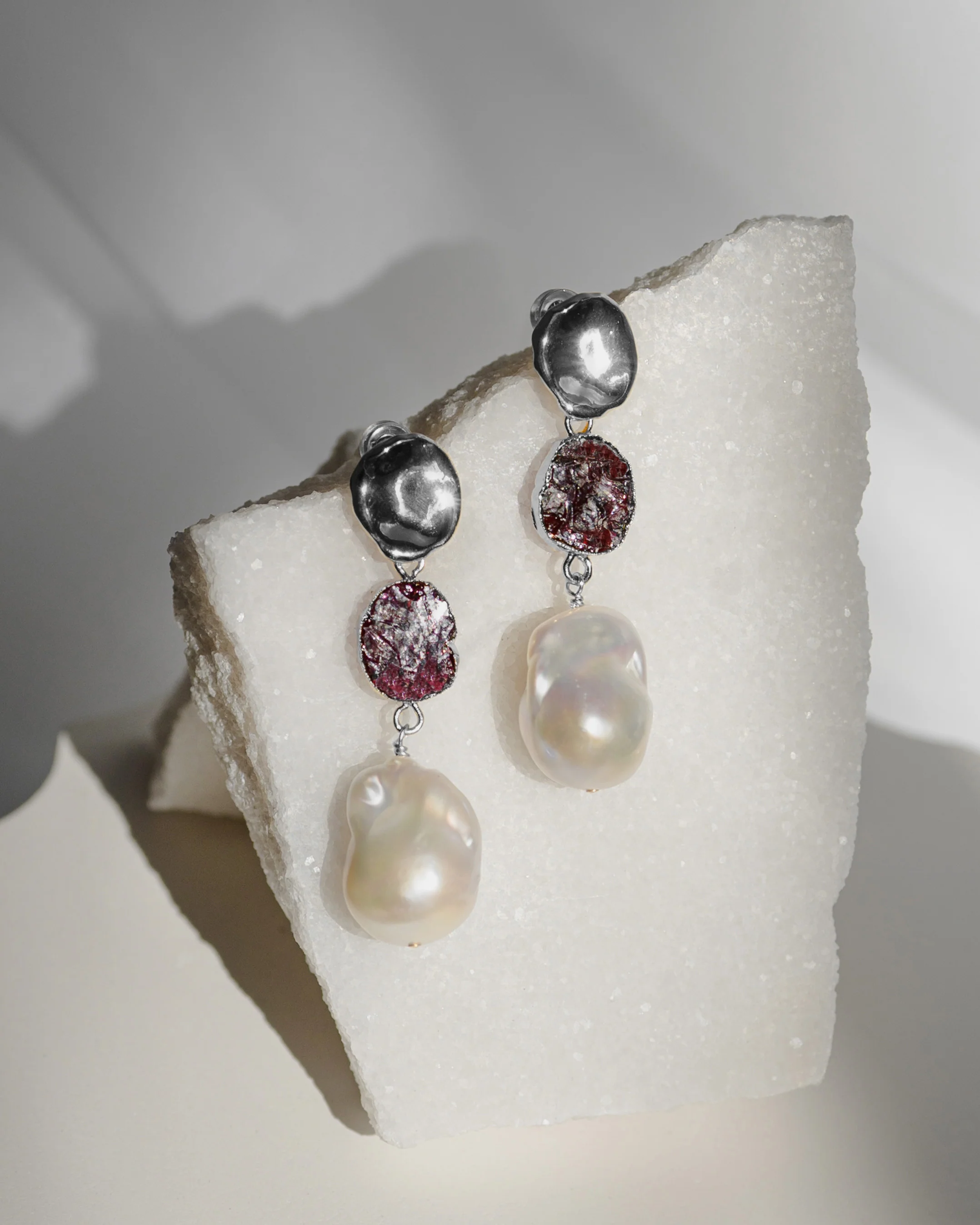 January Birthstone | Garnet Birthstones x Pearls Earrings - Image 4