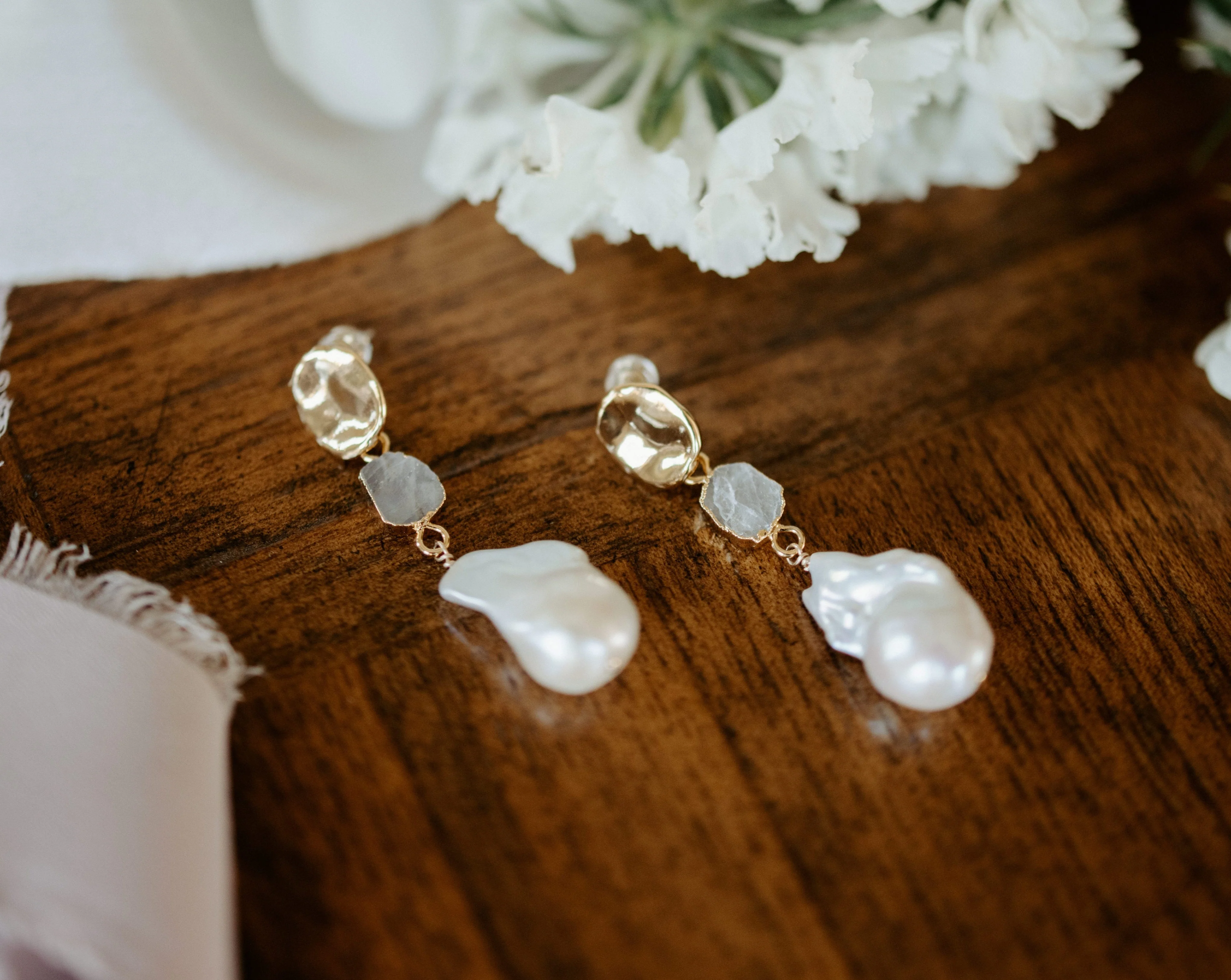 June Birthstone | Moonstone Birthstones x Pearls Earrings - Image 4