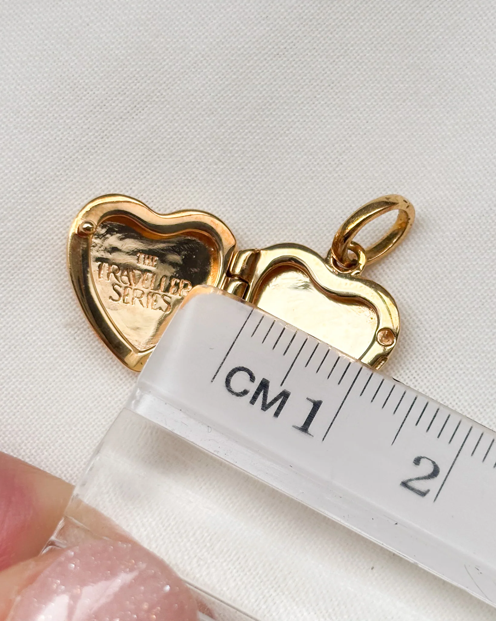 Love Heart Locket w Anne Chain - Image 9