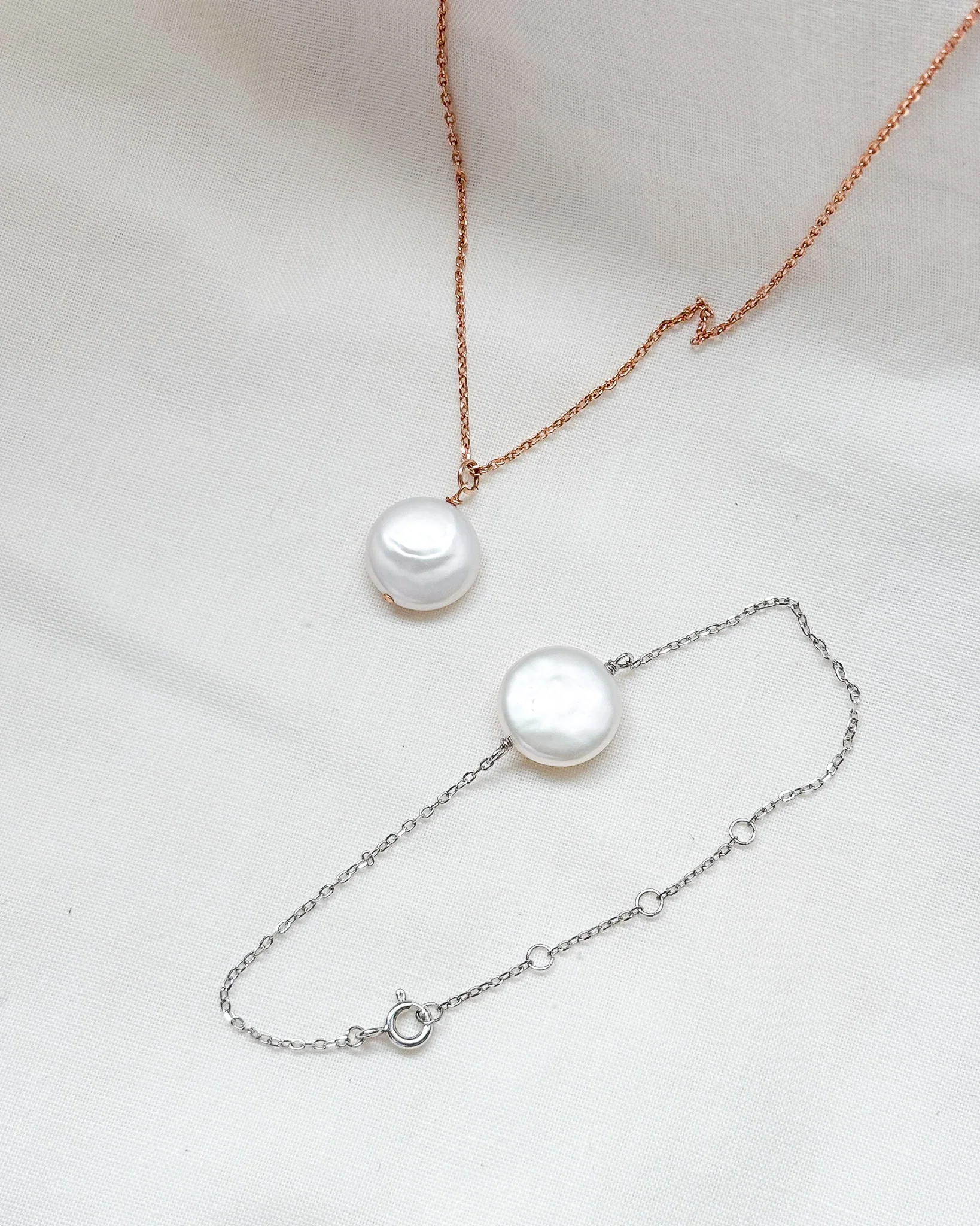 Lua Pearl Bracelet - Image 6