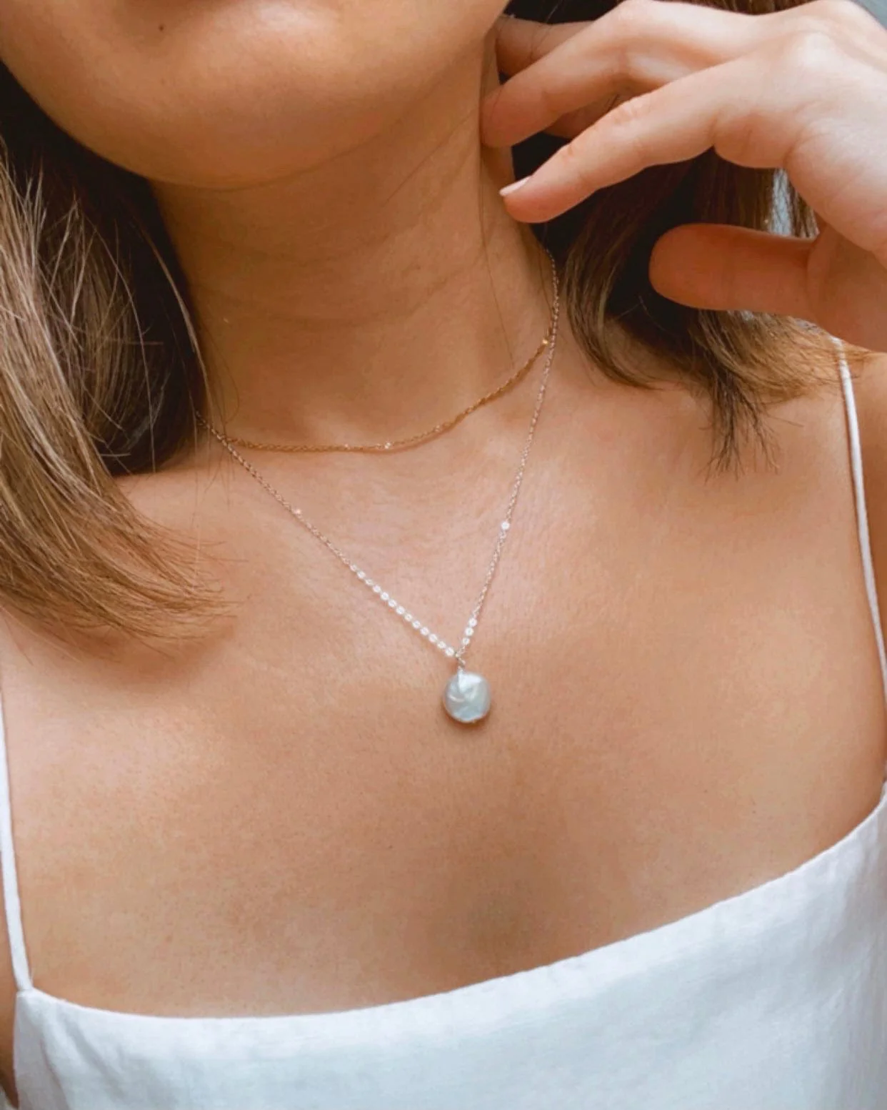 Lua Pearl Necklace - Image 3