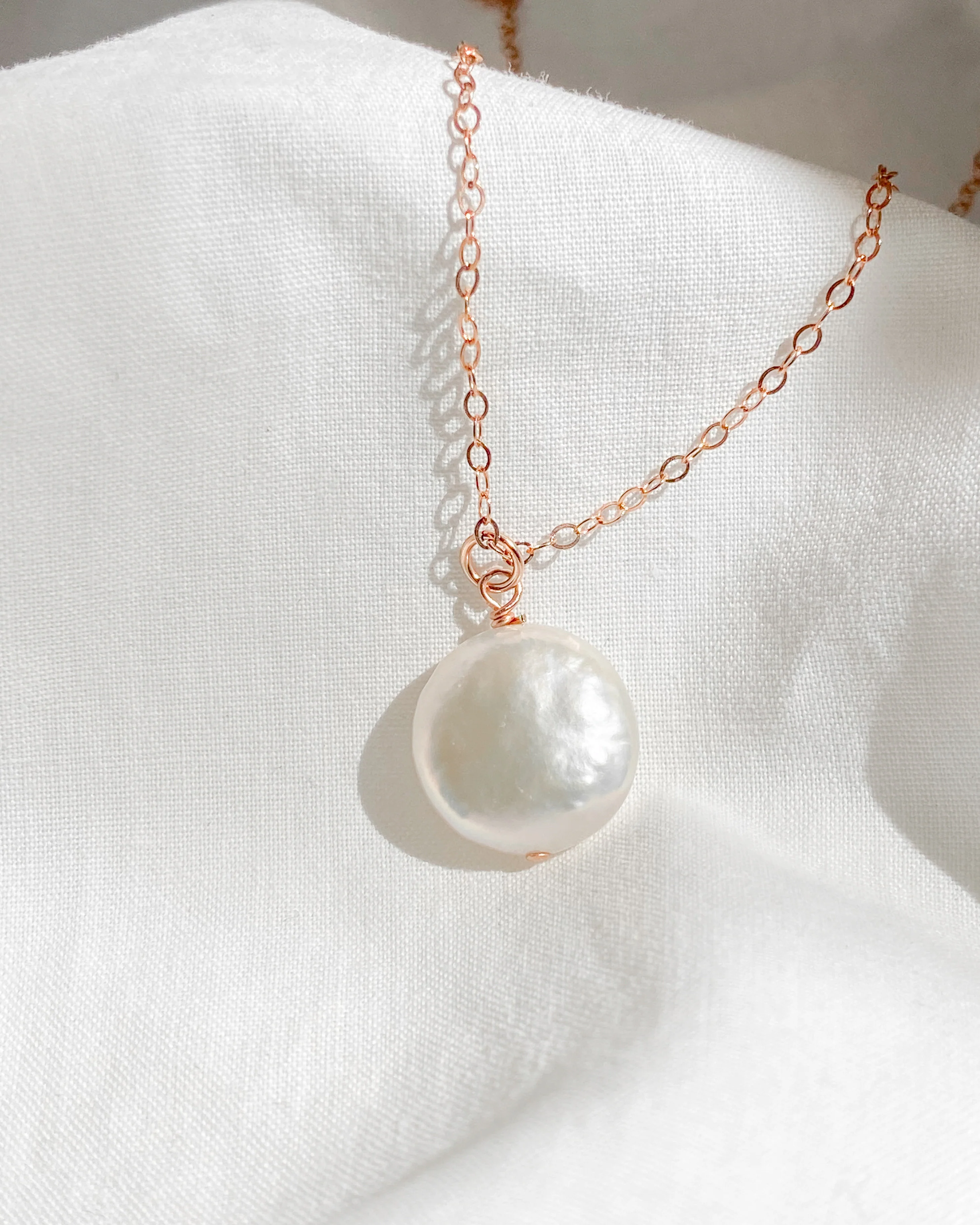 Lua Pearl Necklace - Image 4