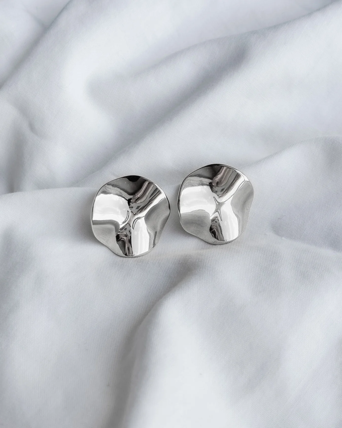 Lune Earrings - Image 4
