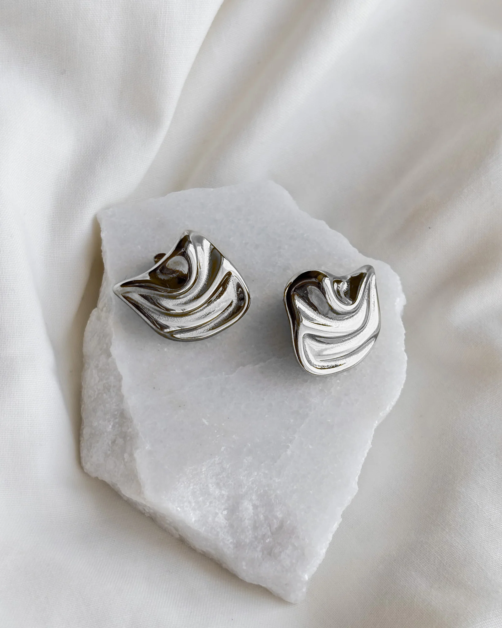 Pennon Earrings - Image 4
