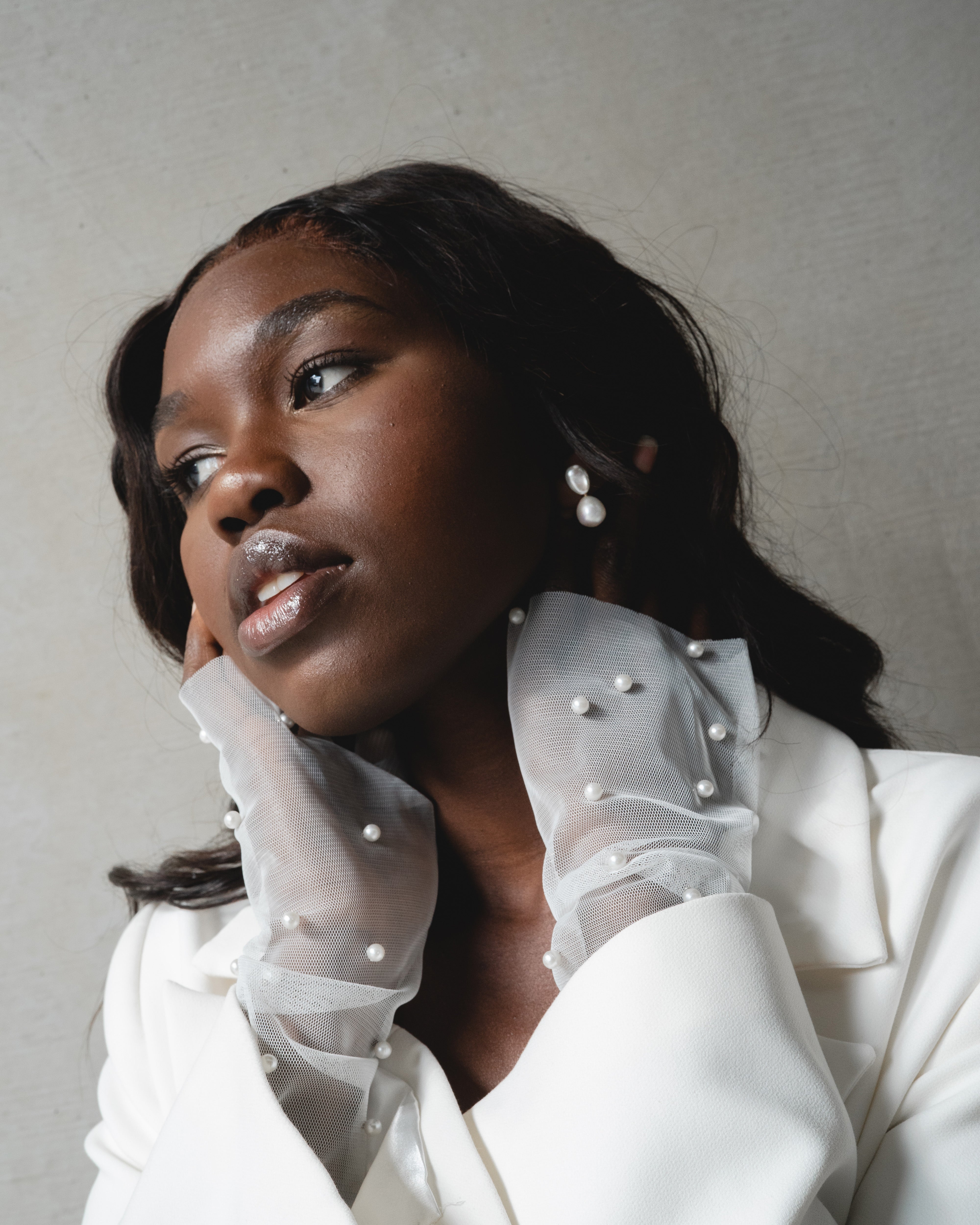 Pim Petite Pearl Earrings - Image 9