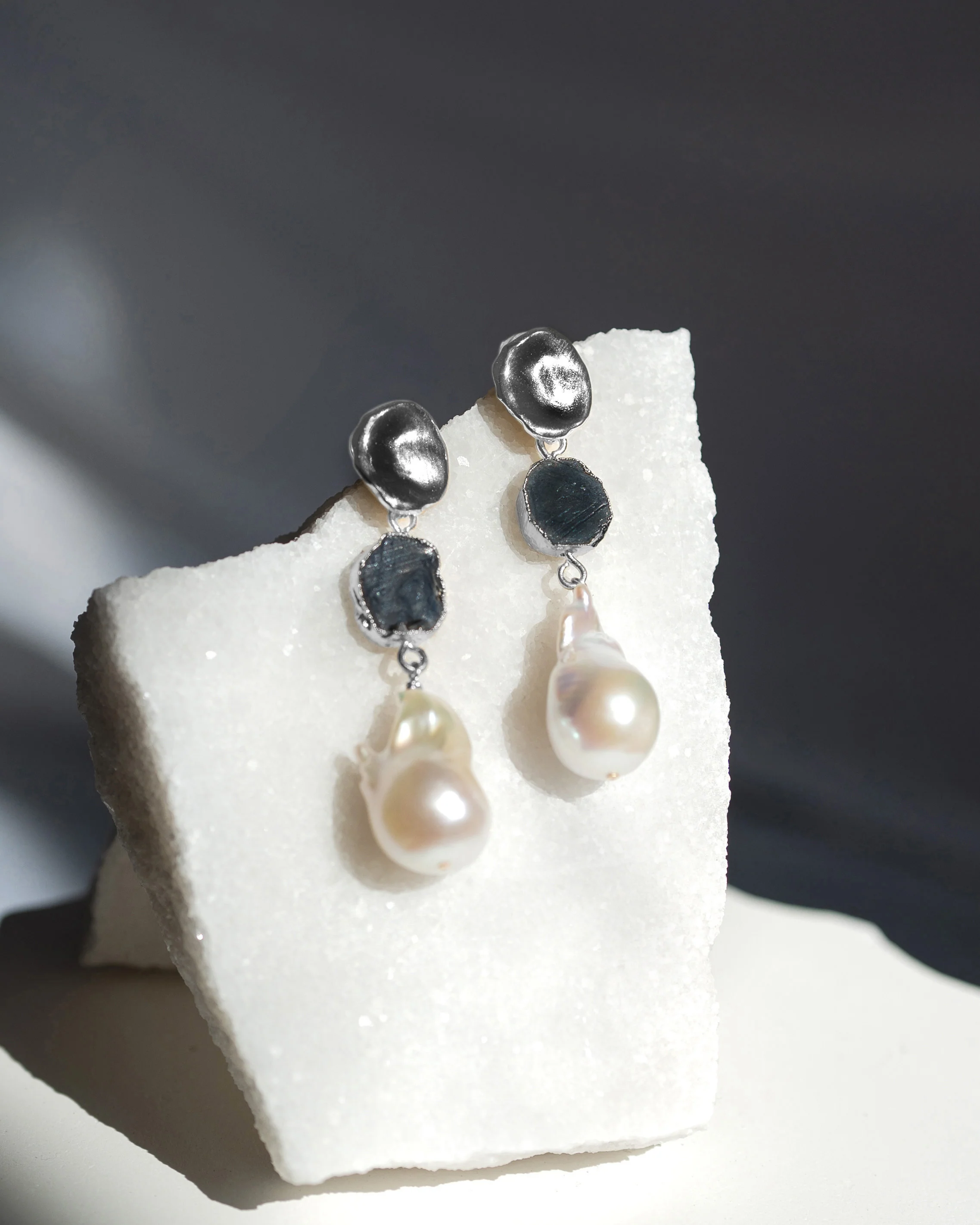 September Birthstone | Sapphire Birthstones x Pearls Earrings - Image 3