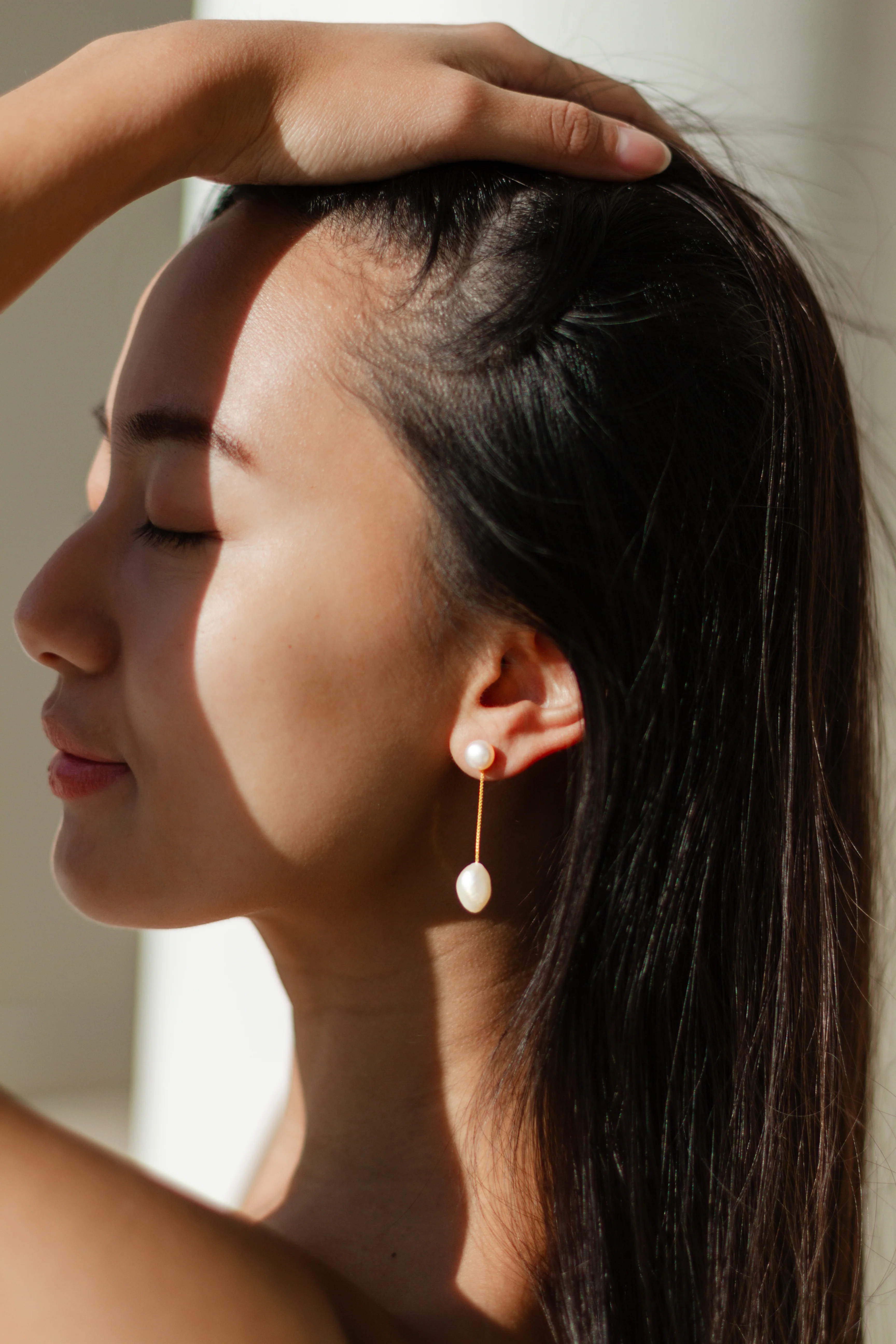 Simone Pearl Earrings - Image 3