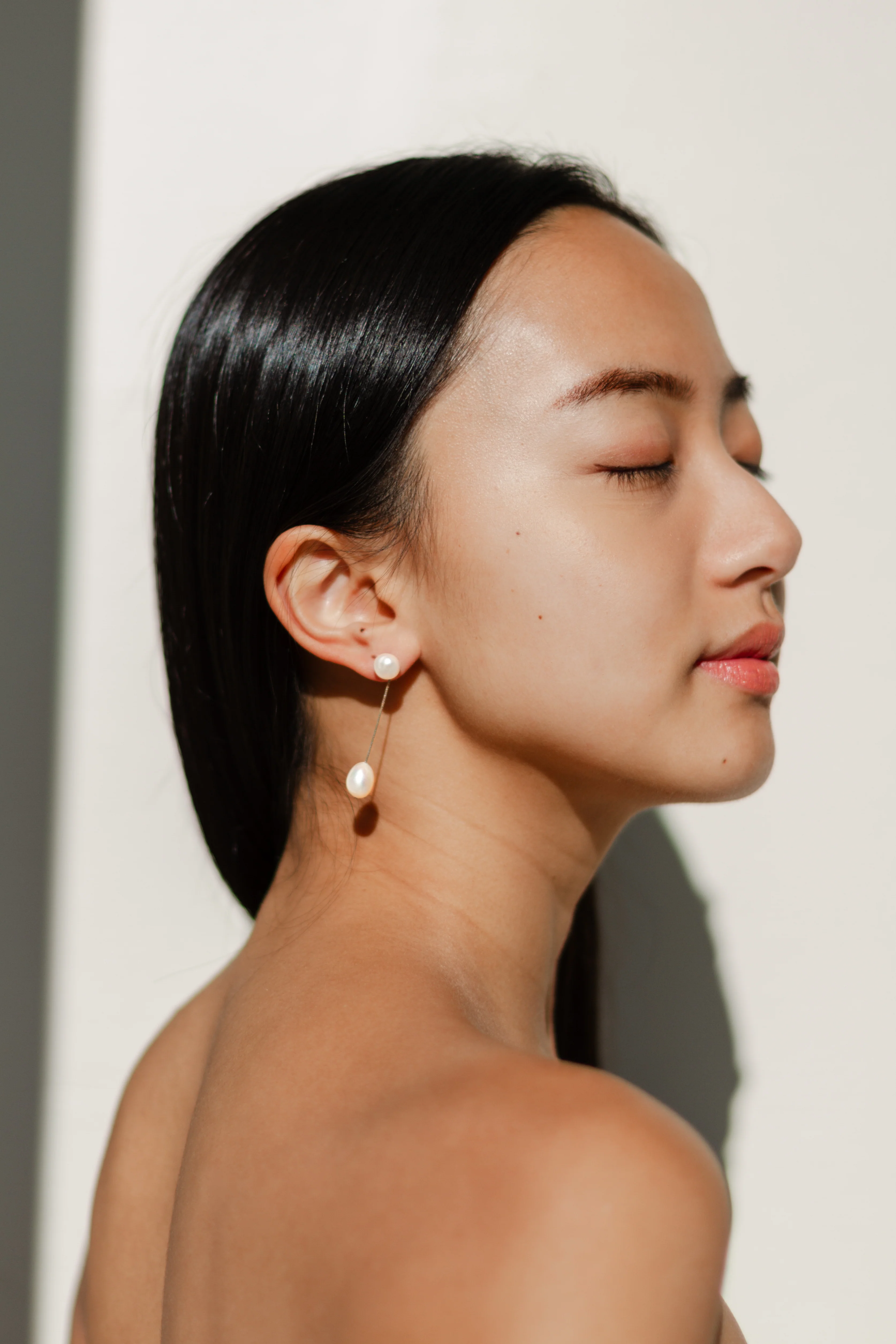 Simone Pearl Earrings - Image 4