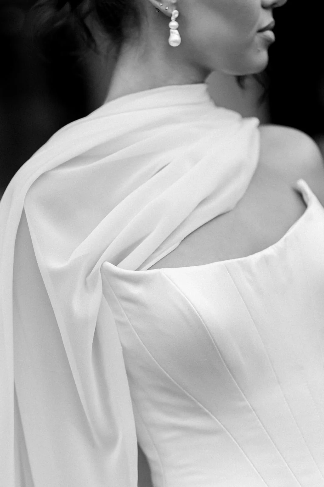 Yasmin Pearl Earrings - Image 7